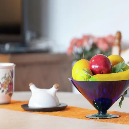 Spacious Holiday In With Garden *