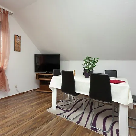 Dom wakacyjny Spacious Holiday In With Garden