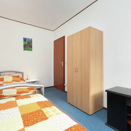 Spacious Holiday In With Garden