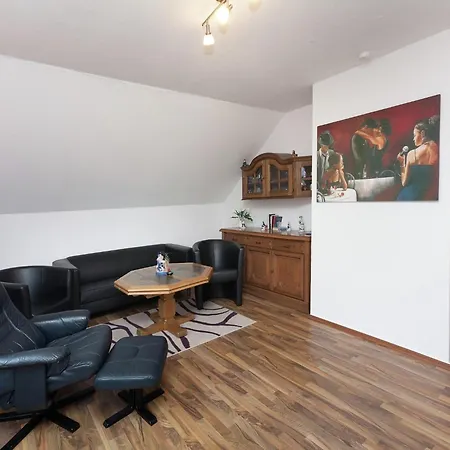 Дом отдыха Spacious Holiday In With Garden *