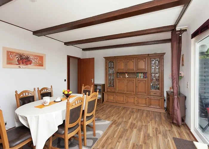 Spacious Holiday In With Garden *