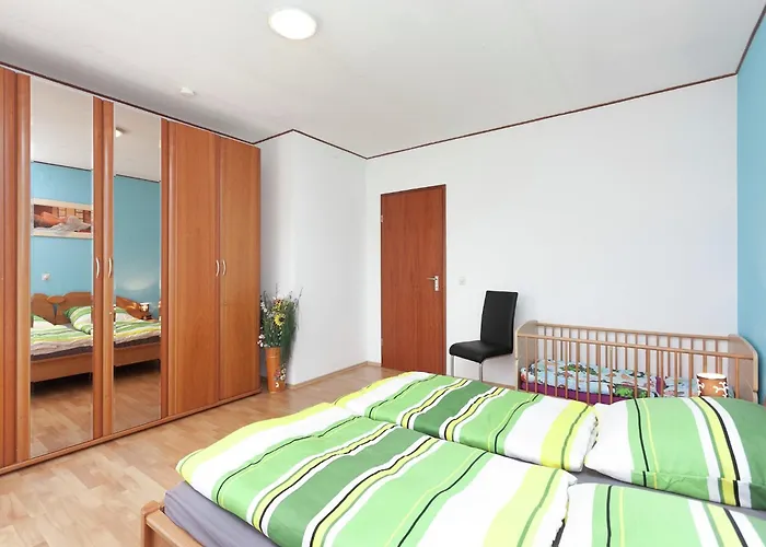 Spacious Holiday In With Garden *